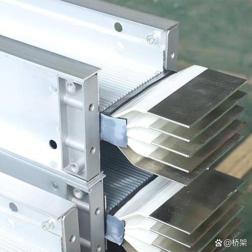 密集型母线槽适用于各种需要高效配电的场所,如工业厂房,医院,商场